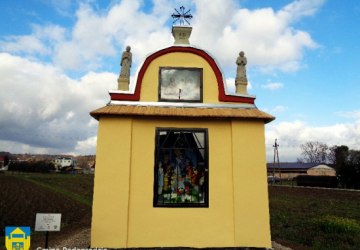 Ukończono prace renowacyjne przy Kapliczce Trójcy Świętej w Podegrodziu